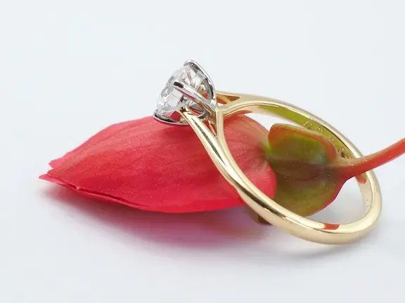 Diamond Solitaire Gold Engagement Ring Diamond Solitaire Gold Engagement Ring