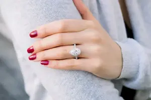 Lab Grown diamond engagement rings Harrogate